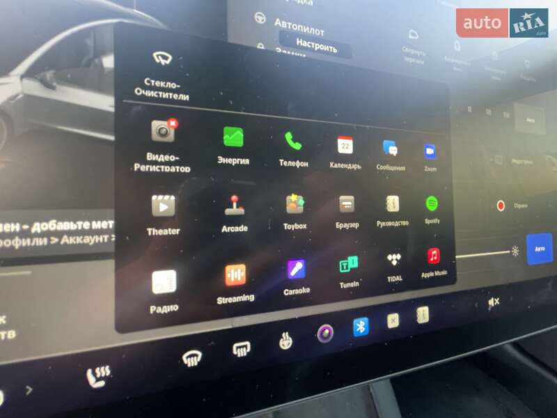 Седан Tesla Model 3 2022 в Киеве