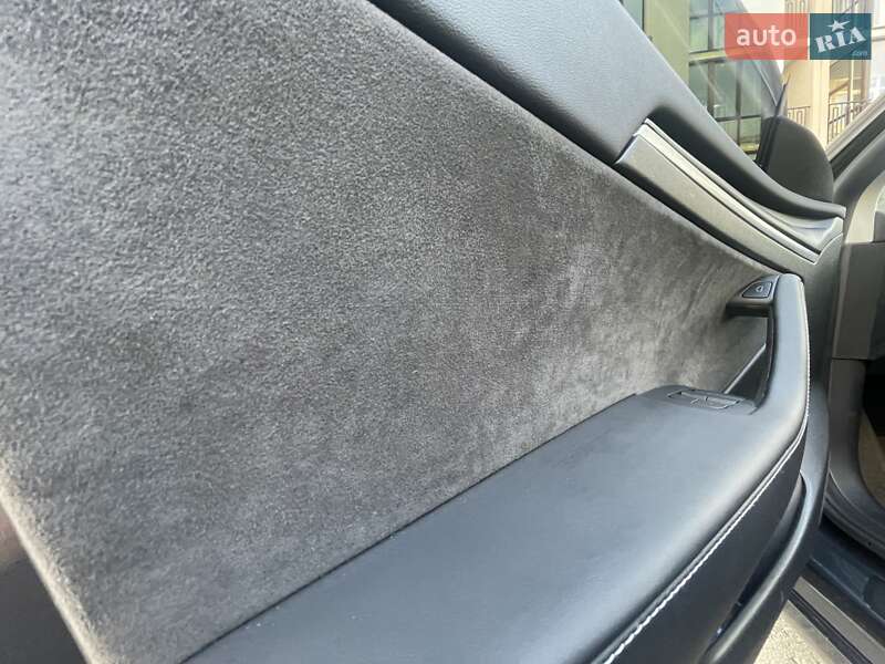 Седан Tesla Model 3 2022 в Киеве