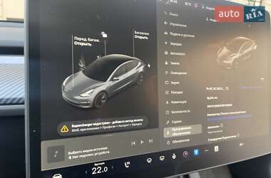 Седан Tesla Model 3 2022 в 