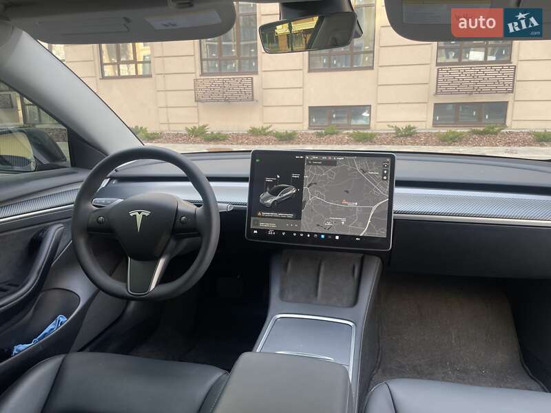 Седан Tesla Model 3 2022 в Киеве