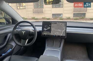 Седан Tesla Model 3 2022 в 