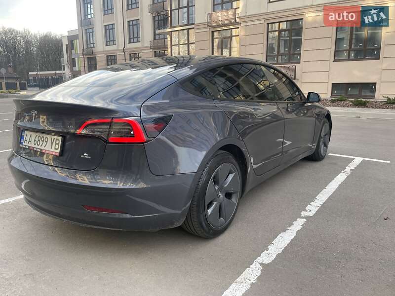 Седан Tesla Model 3 2022 в Киеве