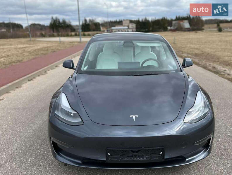 Седан Tesla Model 3 2023 в Тернополі