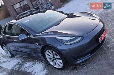 Седан Tesla Model 3 2019 в Рівному