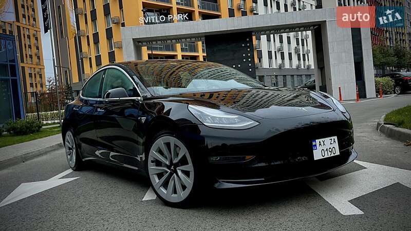 Седан Tesla Model 3 2019 в Киеве фото Седан Tesla Model 3 2019 в Киеве