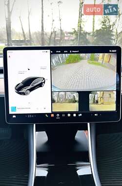 Седан Tesla Model 3 2019 в 