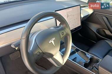 Седан Tesla Model 3 2019 в 