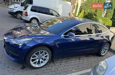 Седан Tesla Model 3 2019 в Киеве