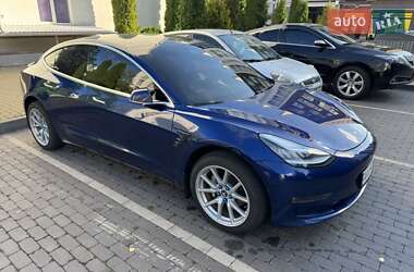Седан Tesla Model 3 2019 в Киеве