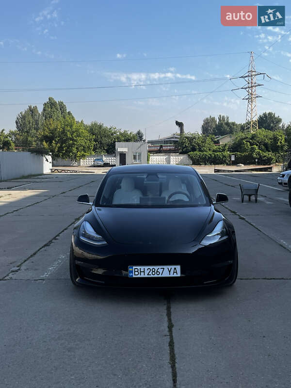 Седан Tesla Model 3 2019 в Одессе