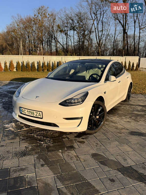 Tesla Model 3 2019