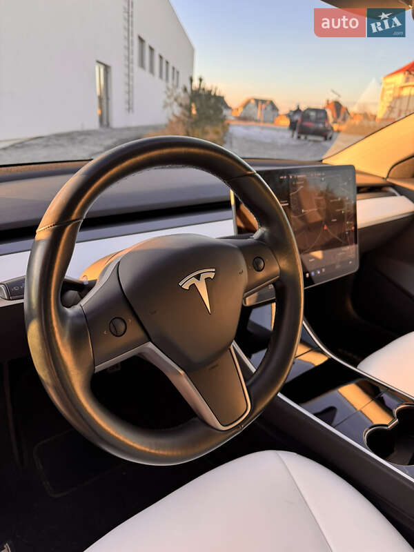 Седан Tesla Model 3 2019 в Луцьку фото 13 Седан Tesla Model 3 2019 в Луцьку