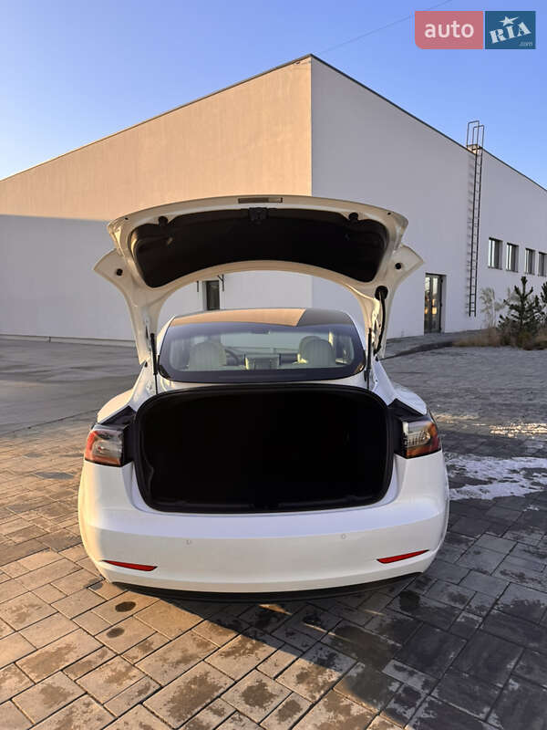 Седан Tesla Model 3 2019 в Луцьку фото 28 Седан Tesla Model 3 2019 в Луцьку