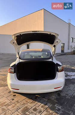 Седан Tesla Model 3 2019 в 
