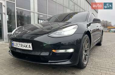 Седан Tesla Model 3 2018 в Дніпрі