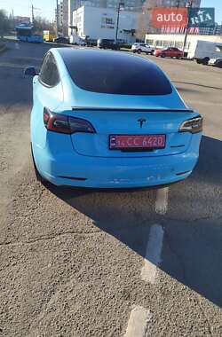 Седан Tesla Model 3 2019 в 