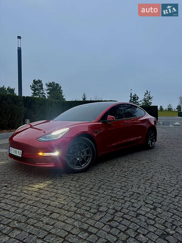 Седан Tesla Model 3 2020 в Днепре