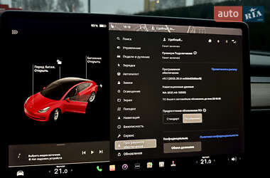 Седан Tesla Model 3 2020 в 