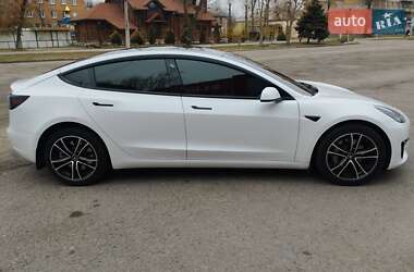 Седан Tesla Model 3 2023 в 