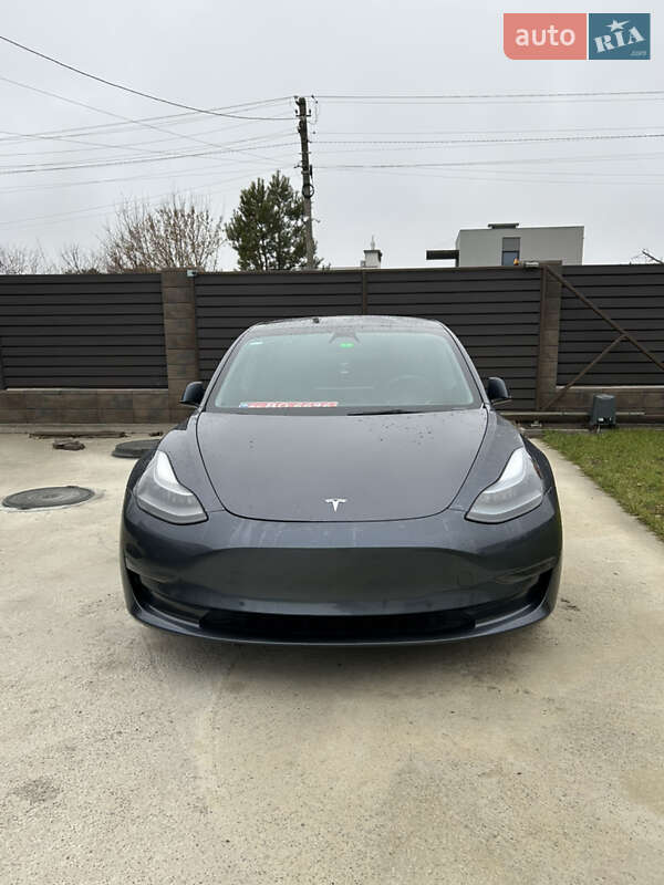 Седан Tesla Model 3 2021 в Києві