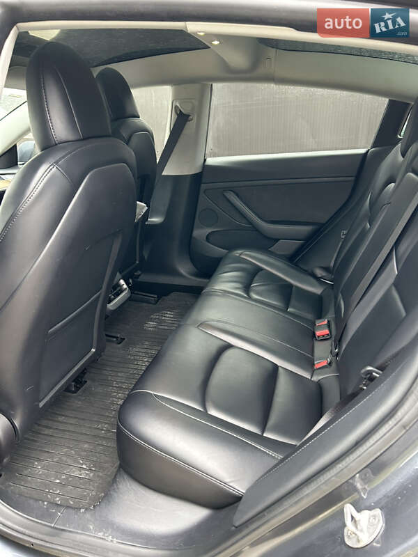Седан Tesla Model 3 2021 в Києві