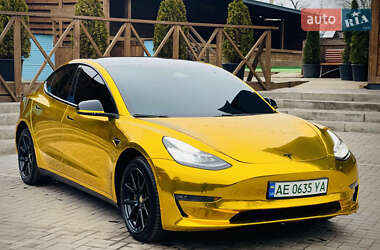 TESLA MODEL 3 2019