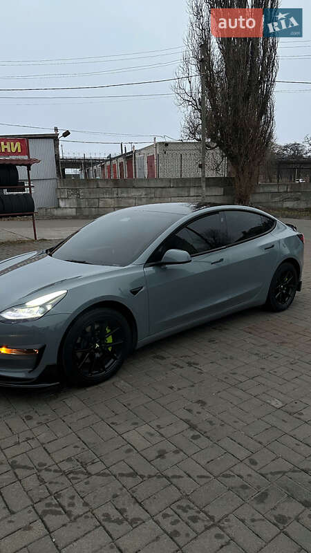 Седан Tesla Model 3 2021 в Кременчуці