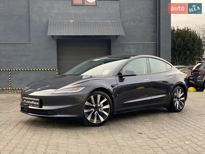 Седан Tesla Model 3 2024 в Луцке