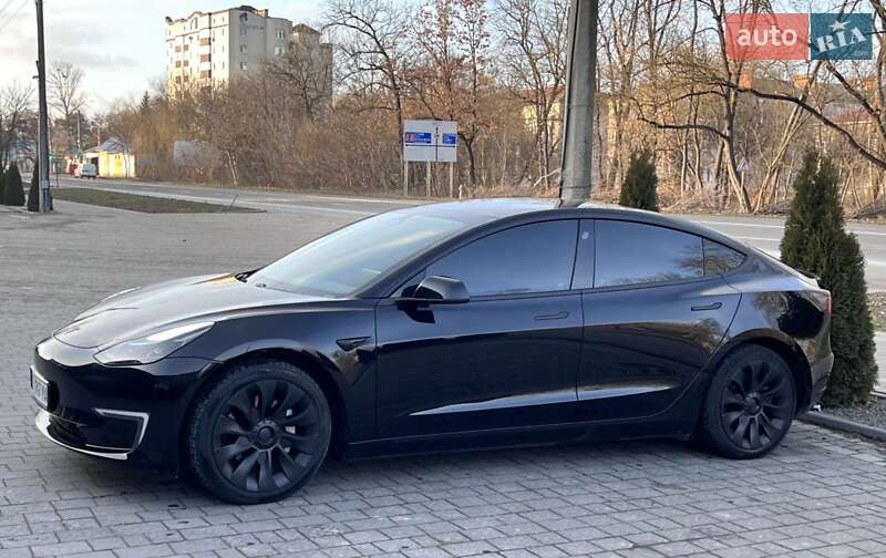 Седан Tesla Model 3 2019 в Івано-Франківську