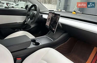 Седан Tesla Model 3 2019 в Киеве