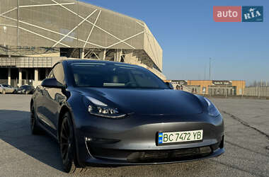Седан Tesla Model 3 2020 в 