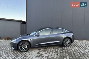 Седан Tesla Model 3 2019 в Львові