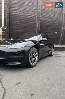 Седан Tesla Model 3 2021 в 