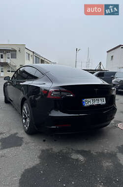 Седан Tesla Model 3 2021 в 