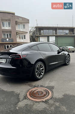 Седан Tesla Model 3 2021 в 