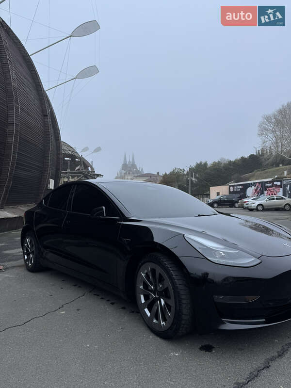 Седан Tesla Model 3 2021 в Одесі