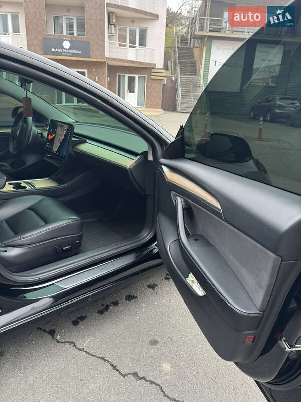 Седан Tesla Model 3 2021 в Одесі
