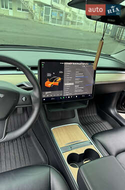 Седан Tesla Model 3 2021 в 