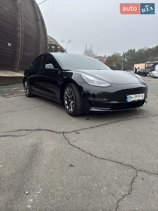 Седан Tesla Model 3 2021 в Одесі