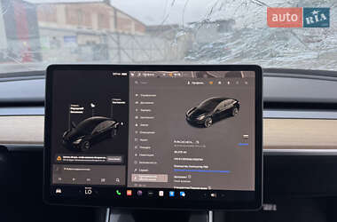 Седан Tesla Model 3 2019 в 