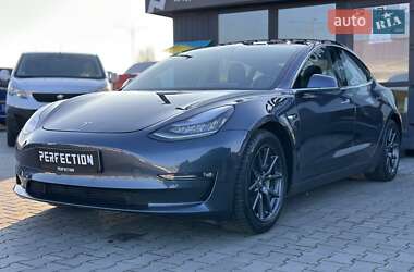 Седан Tesla Model 3 2019 в 