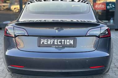Седан Tesla Model 3 2019 в 
