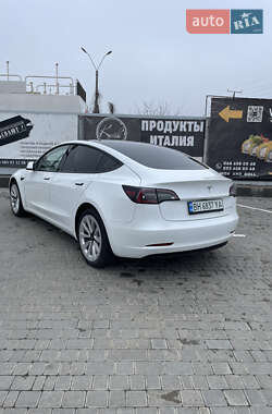 Седан Tesla Model 3 2022 в 