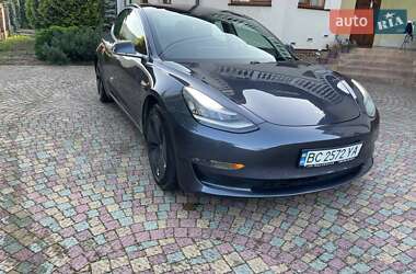 Седан Tesla Model 3 2018 в Львові