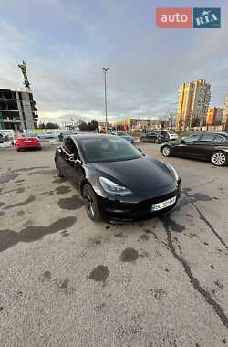 Седан Tesla Model 3 2018 в Львові