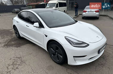 Седан Tesla Model 3 2020 в 