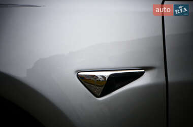 Седан Tesla Model 3 2018 в 