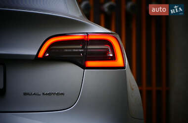Седан Tesla Model 3 2018 в 