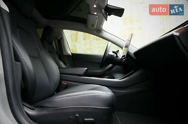 Седан Tesla Model 3 2018 в 