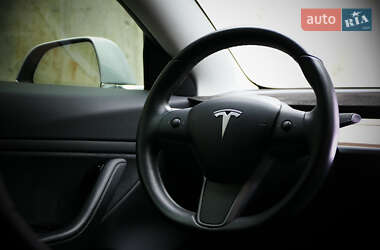 Седан Tesla Model 3 2018 в 